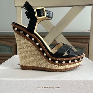 Adorable Jessica Simpson wedges🧸